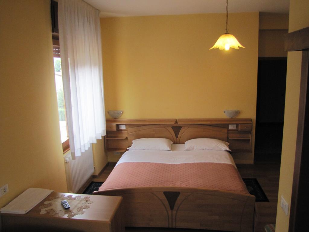 Hotel Cantaleone San Michele allʼAdige Værelse billede